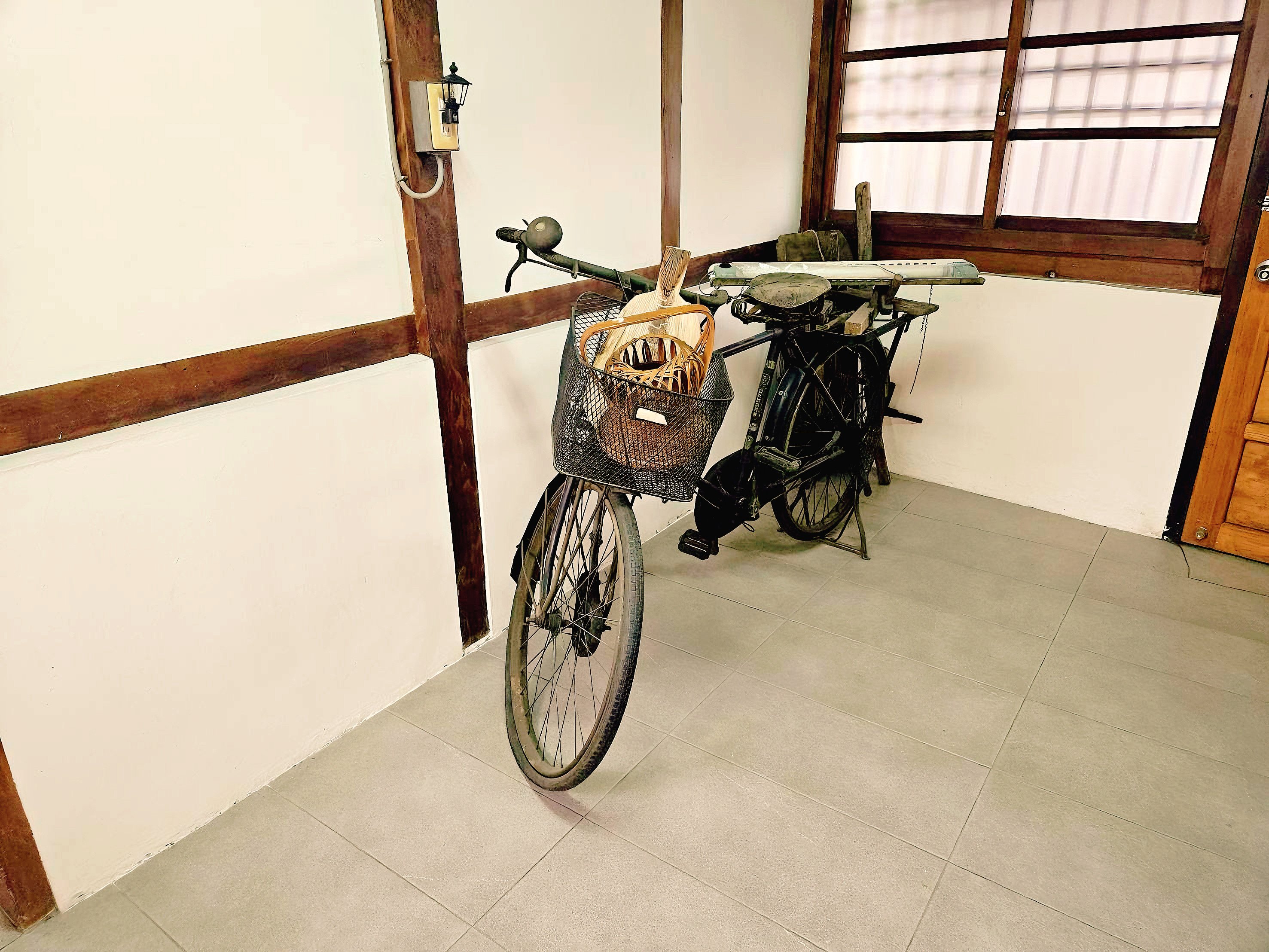 兩代生財工具-腳踏車